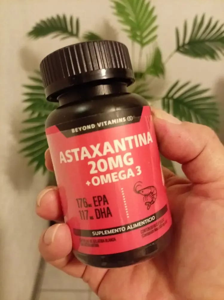 Customer photo review of Astaxantina 20mg de Haematococcus pluvialis + Omega 3 EPA/DHA | 60 Cápsulas