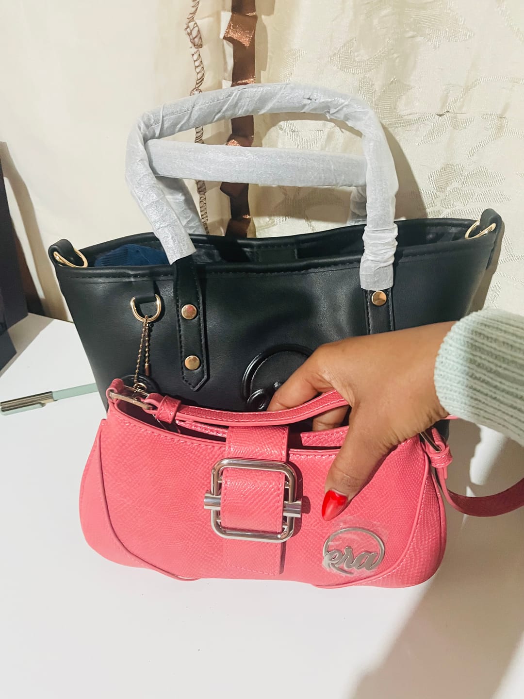 Customer photo review of Pink Lily Shoulder Bag