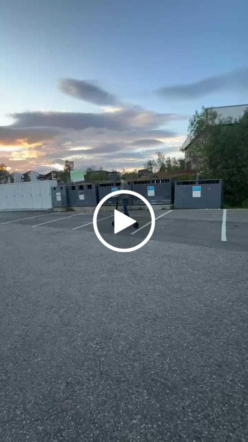 Customer video review of KuKirin G2 (VMP) Electric Scooter
