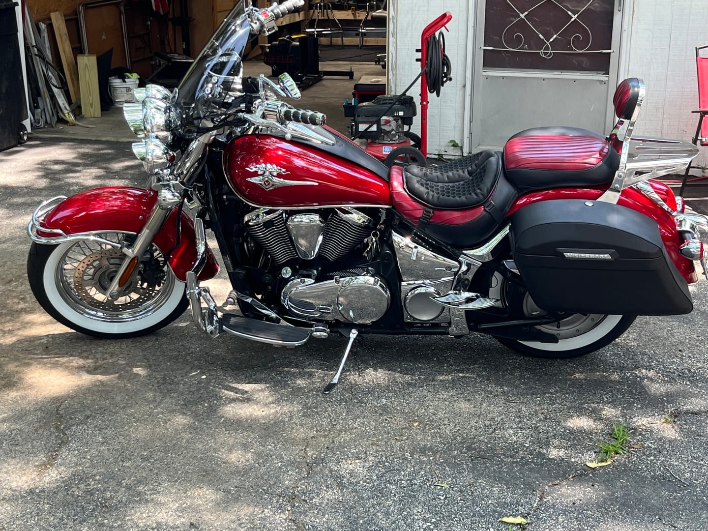 Customer photo review of 44L - Lamellar Stallion Extra Large Kawasaki Vulcan 900 Classic VN900 Leather Covered Motorcycle Hard Saddlebags