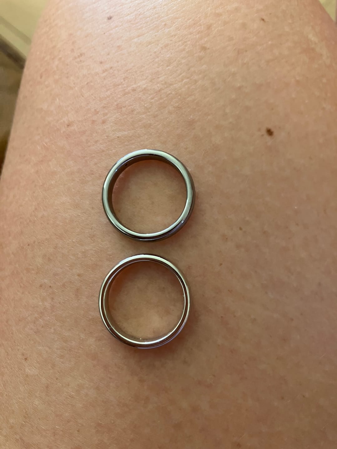 Customer photo review of White Gold 4mm Wonder Ring