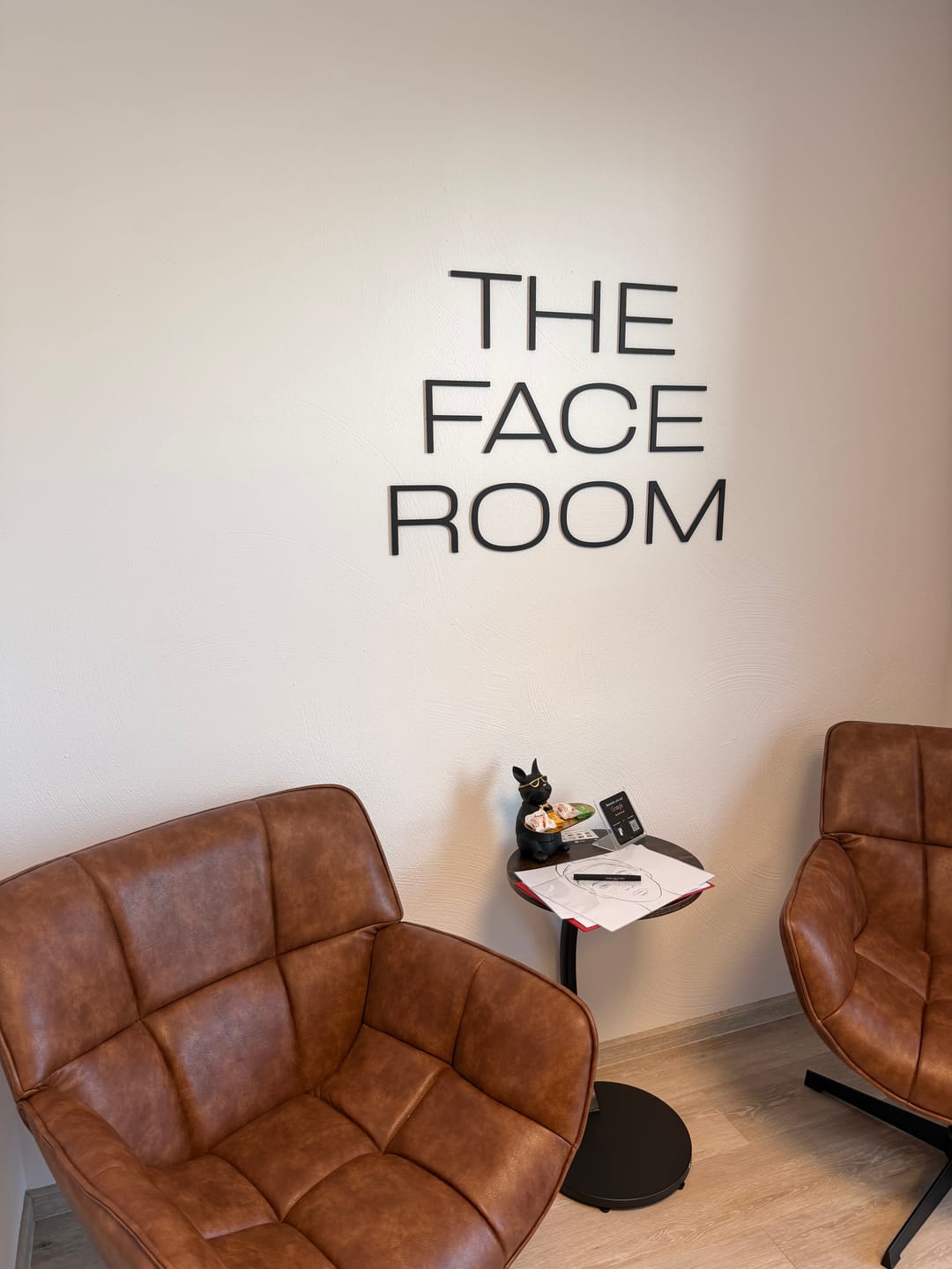 Customer photo review of 3D Logo aus Acrylglas & Holz | Individuelle Wandwerbung & Firmenschilder