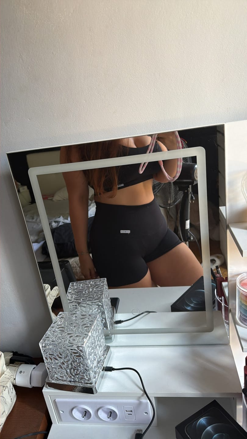 Customer photo review of Completo Onyx Nero (Top + Shorts)