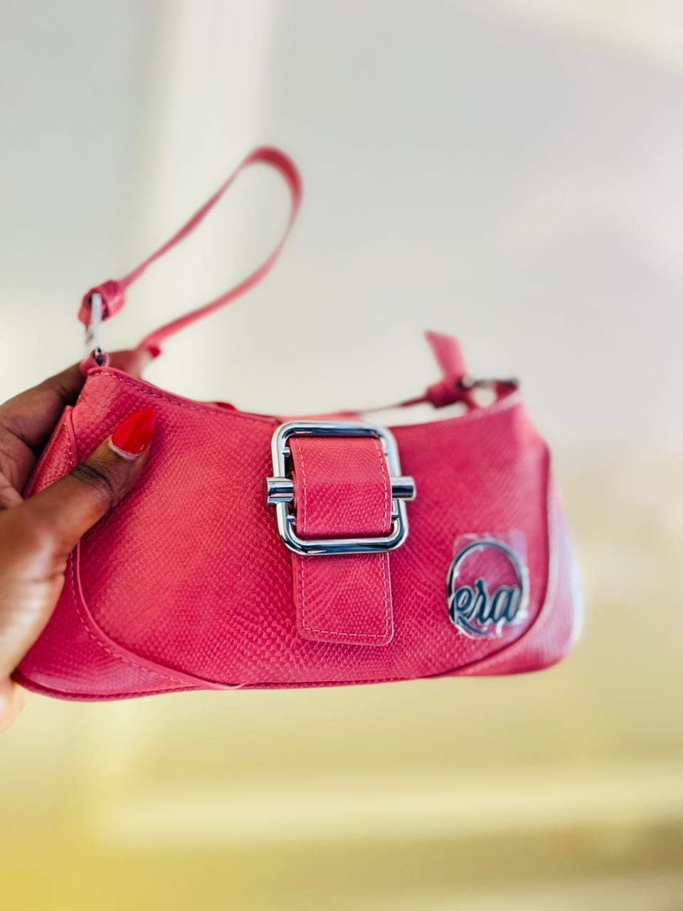 Customer photo review of Pink Lily Shoulder Bag