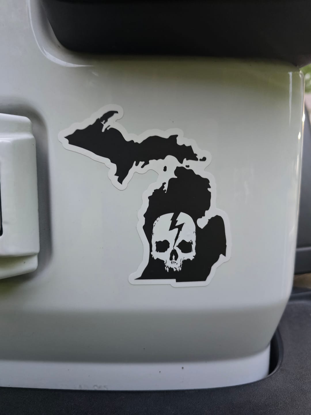 Customer photo review of SKULL LOGO STATE STICKERS