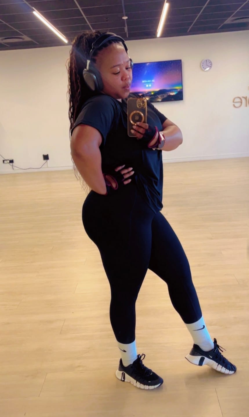 Customer photo review of High Waisted Tummy Control Butt Lifting Leggings with Pockets
