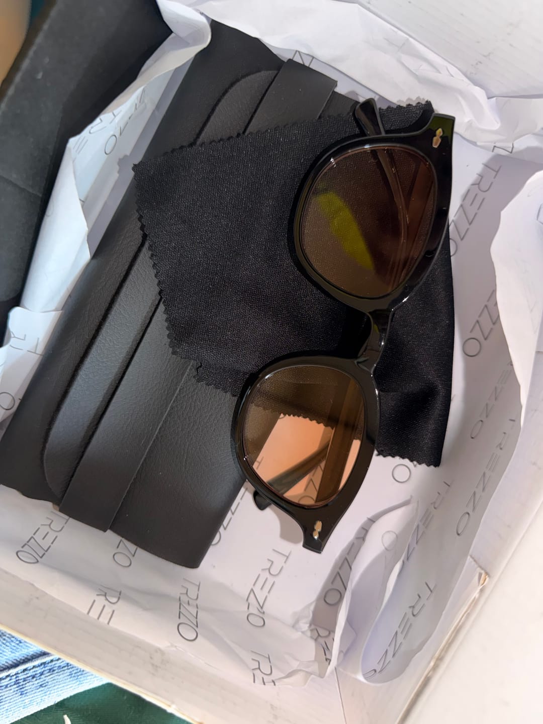Customer photo review of Óculos de Sol Barcelona
