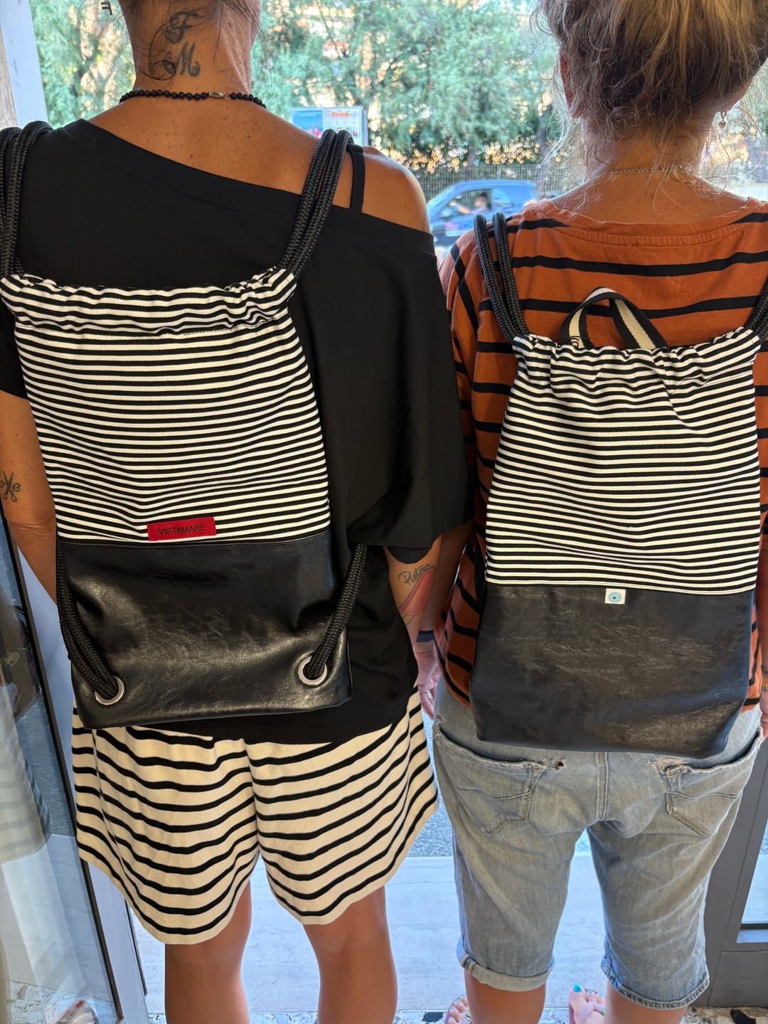 Customer photo review of BARATTI BACKBAG silver/stripes