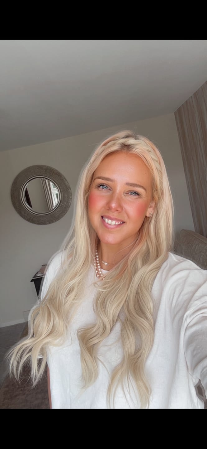 Customer photo review of Stranded 20" One Piece Wand Wave Clip-in Hair Extension - Colour #1001 Polar Star