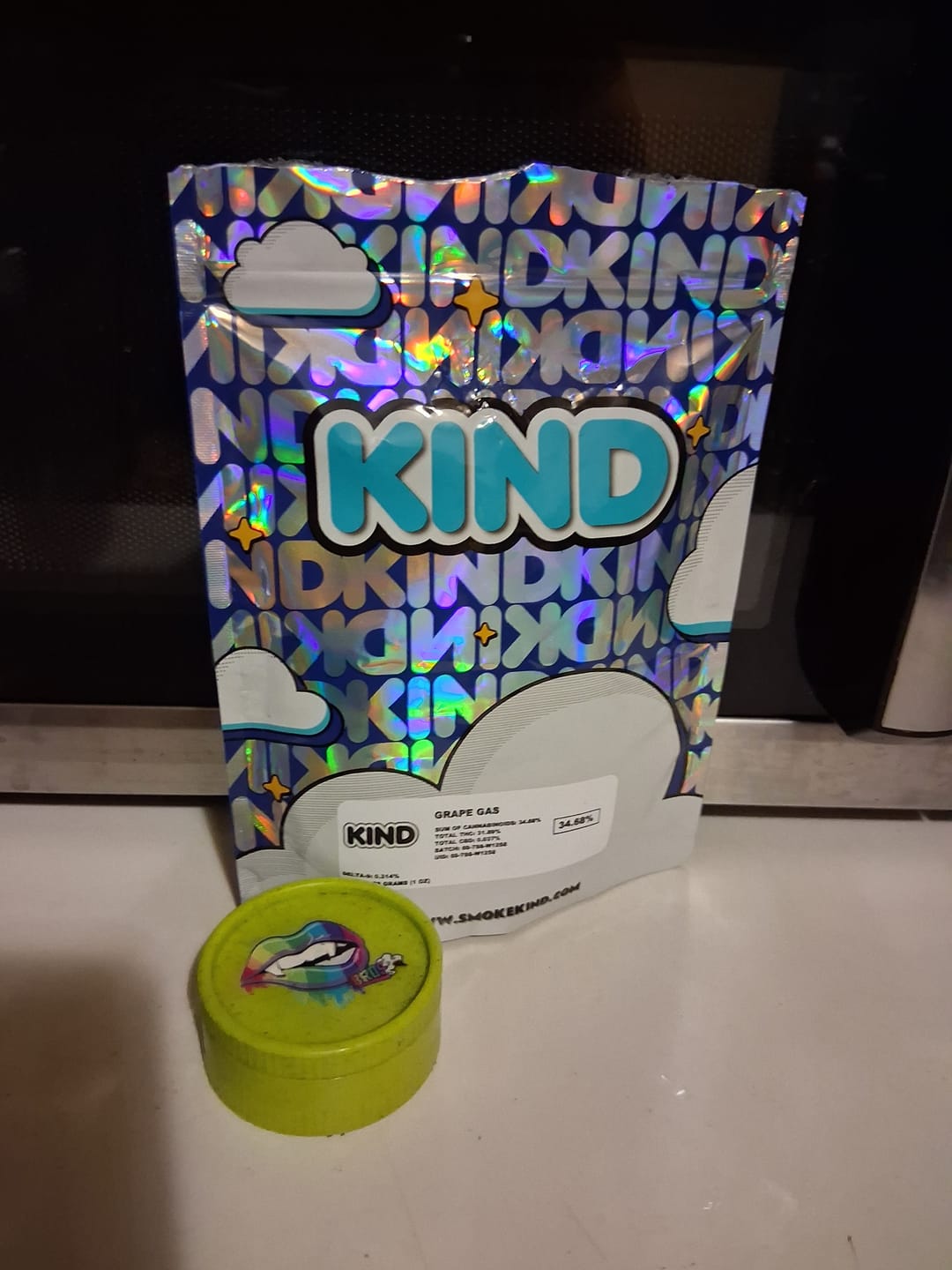Customer photo review of Grape Gas - 28 Grams - Hybrid