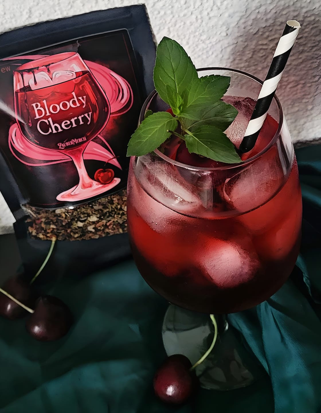 Customer photo review of Bloody Cherry Cold Brew Tee – Kirsch Cassis Eistee