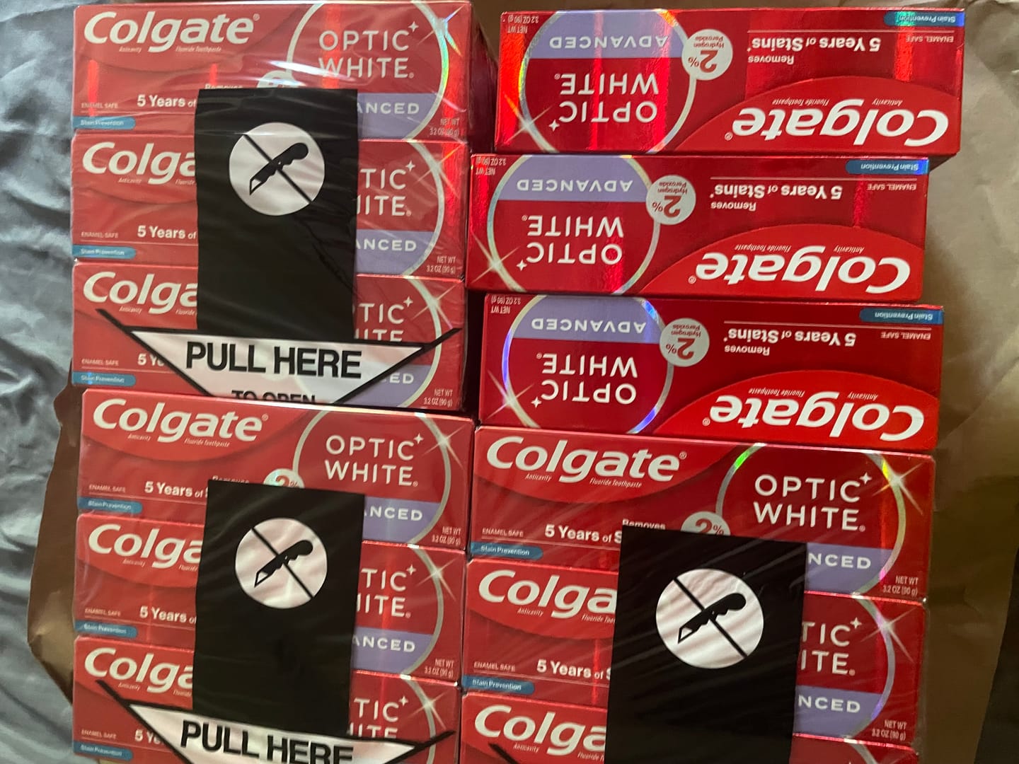 Customer photo review of Colgate Optic White Advanced Hydrogen Peroxide Toothpaste - Icy Fresh - 3.2oz (48 Pcs Lot)