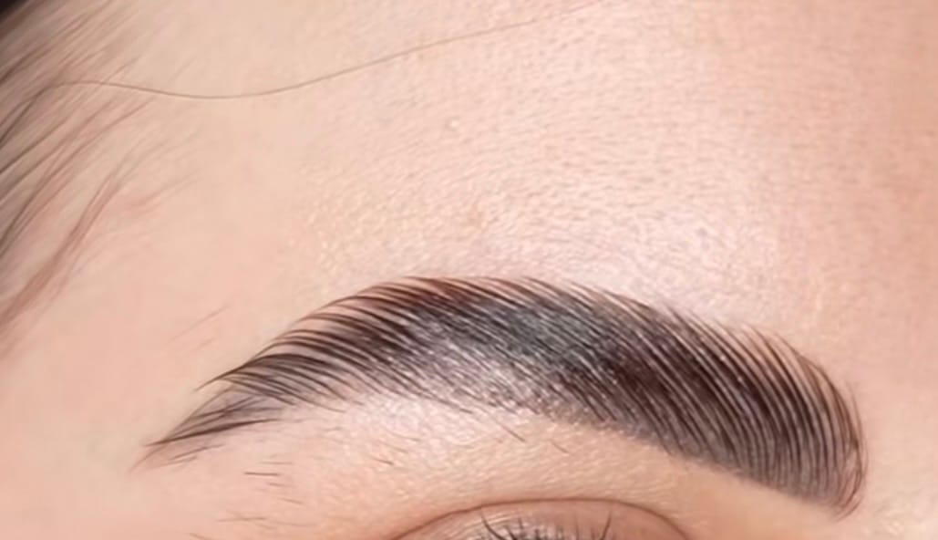 Customer photo review of مثبت و مرطب الحواجب - 50 مل