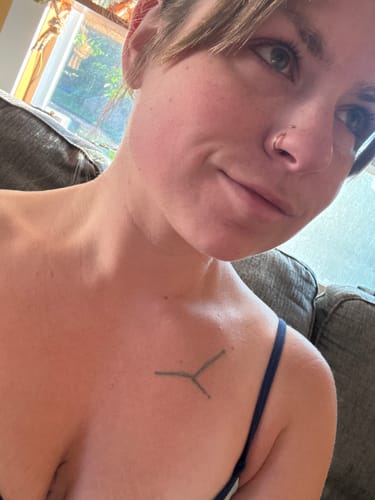 Briana M., verified GLOV customer, customer photo