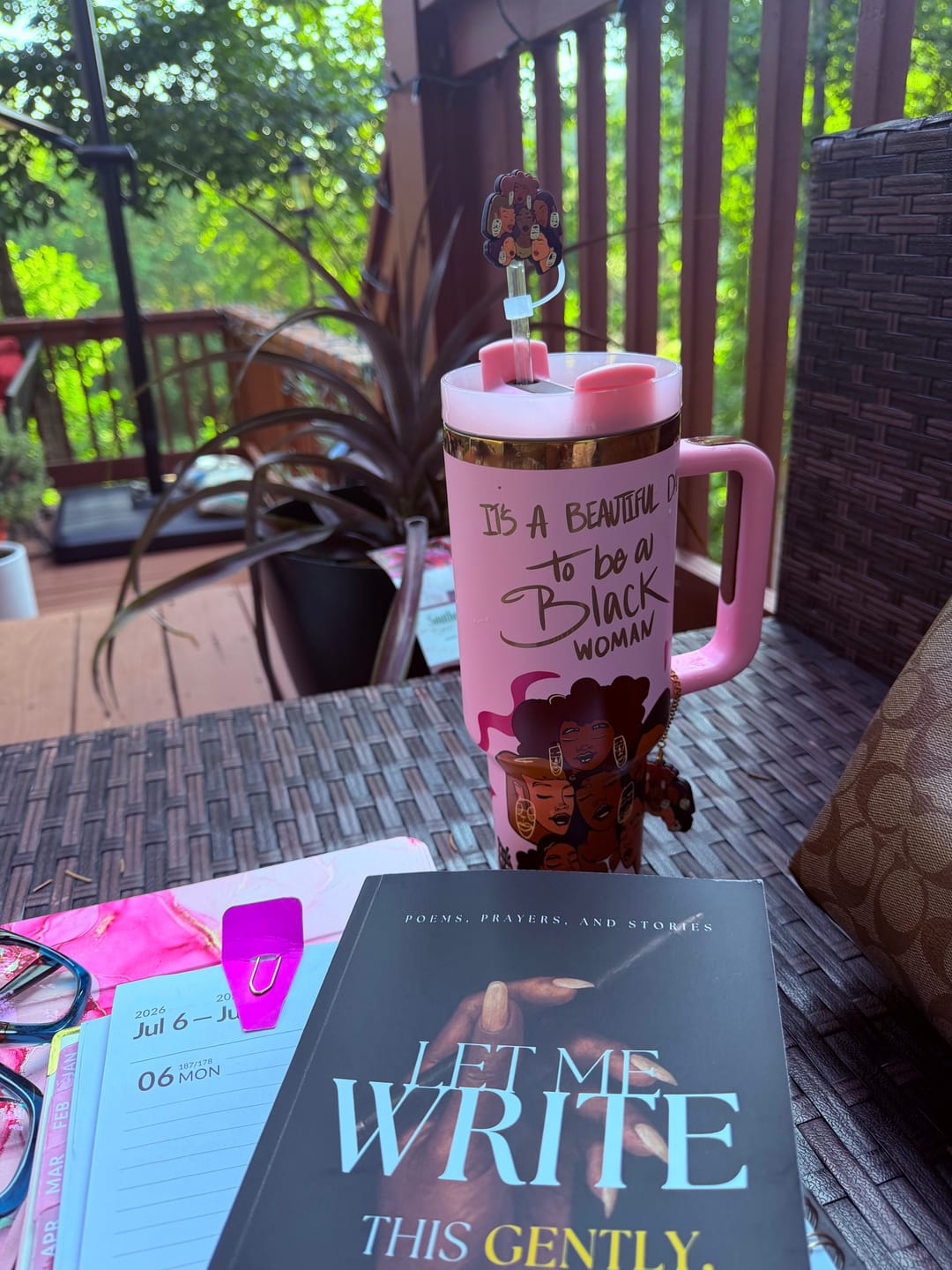 Customer photo review of Limited Edition "Crème Brûlée" Pink FlowSip™ Insulated Tumbler – Pinklomein x Cecilia's House
