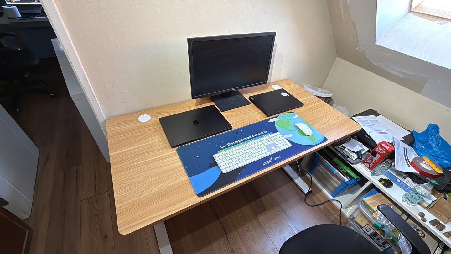 Customer photo review of Standing Desk / Dual Motor Pro