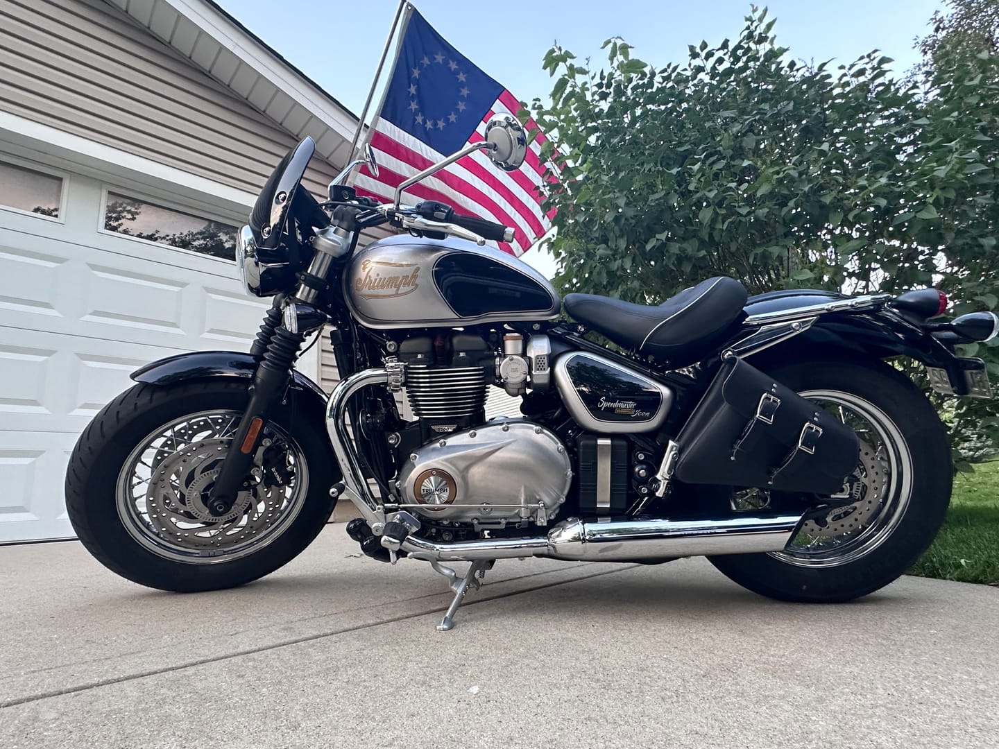 Customer photo review of Triumph Speedmaster Left Side Solo Bag - TBL01S