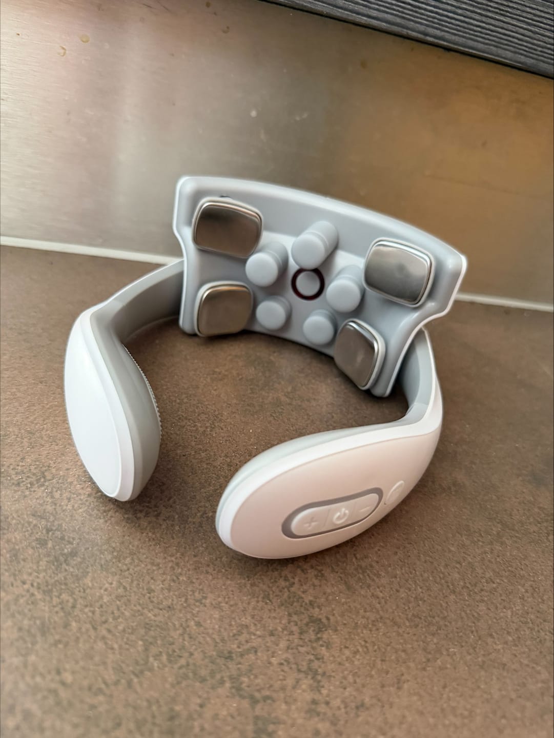 Customer photo review of Masajeador Cervical Velsen con Calor y Estimulación Suave