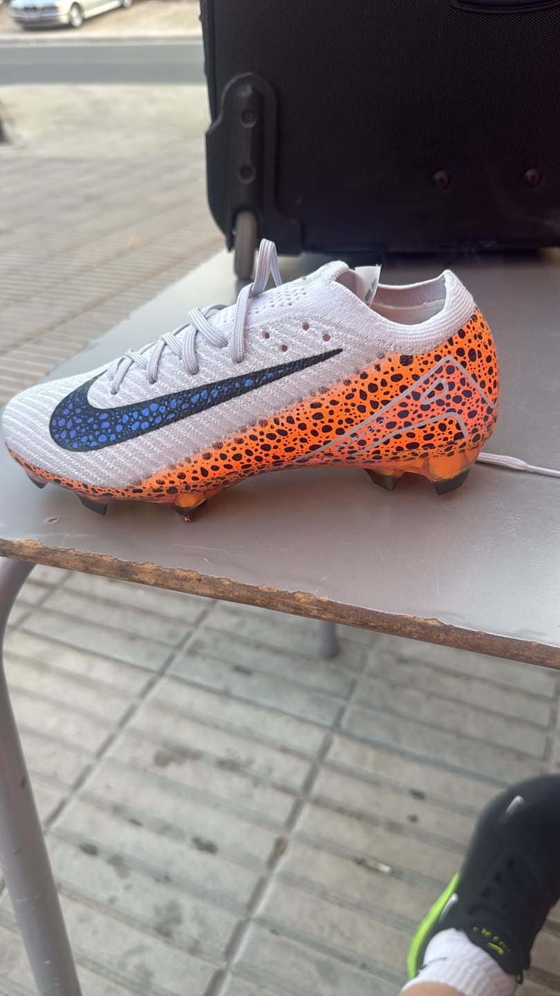Customer photo review of Nike Mercurial Superfly Rgn Gold FG SE