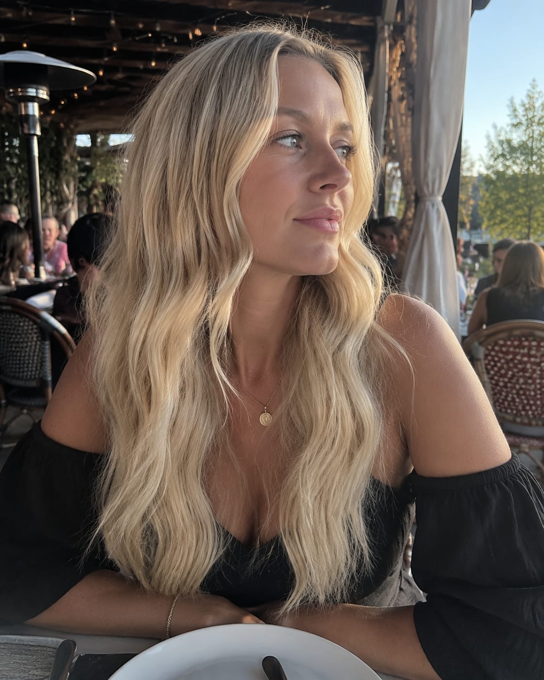 Customer photo review of Virgin Injection Tape in Hair Extensions Blonde Balayage #18/22/60