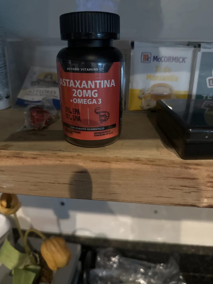 Customer photo review of Astaxantina 20mg de Haematococcus pluvialis + Omega 3 EPA/DHA | 60 Cápsulas