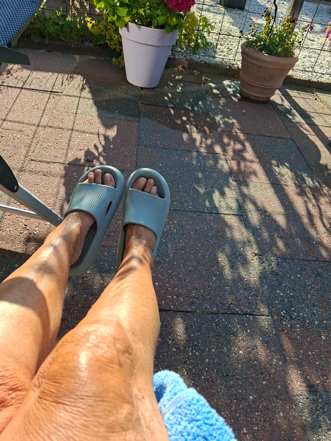 Customer photo review of HappyFlops Nordics