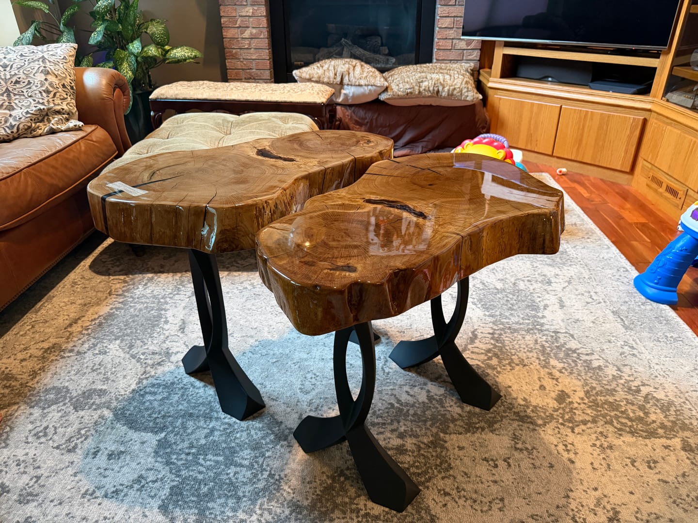 Customer photo review of End Table Legs 219 Curva 20" H Mid-Century Modern Style