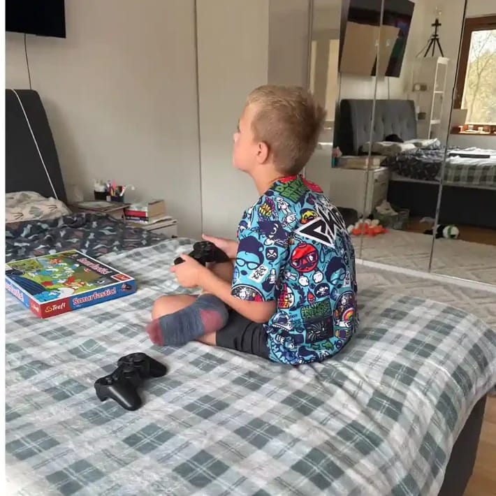 Customer photo review of All-in-One Gaming System – Plug & Play in Seconds Playzone™