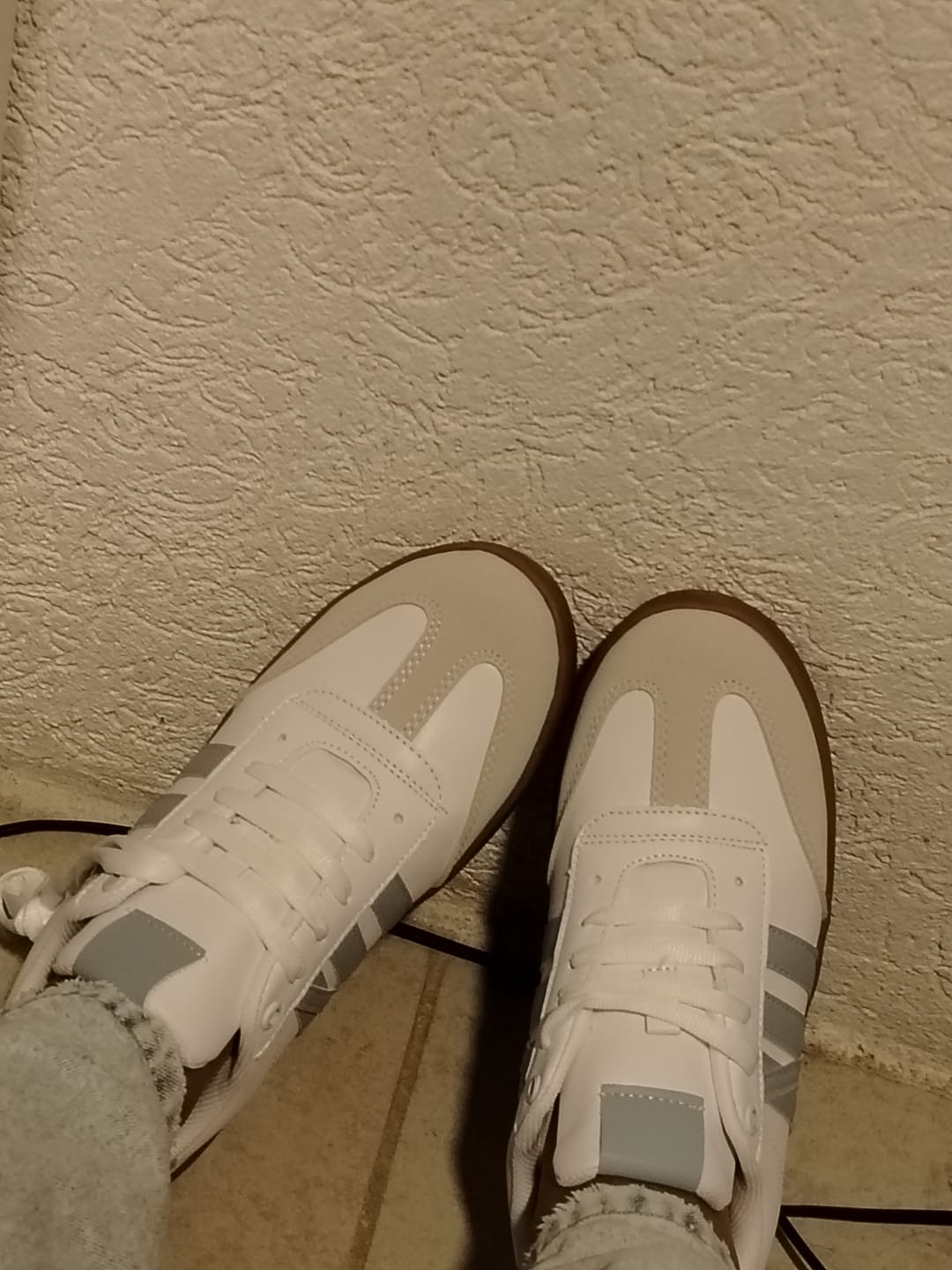 Customer photo review of MONTANA Blanco Cielo