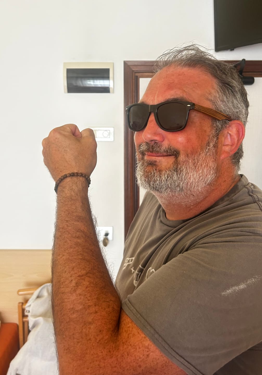 Customer photo review of Lunettes de Soleil en Bois - Wayfarer Zebra Noir