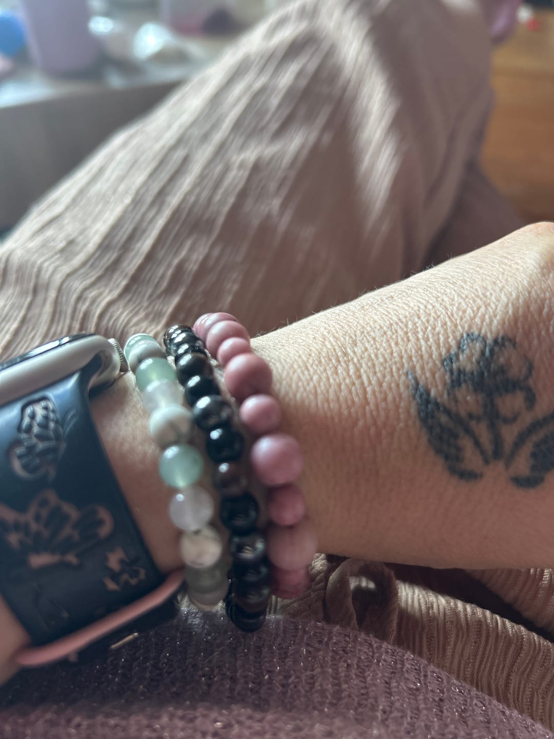 Customer photo review of Bracelet "Triple Protection" en Hématite, Oeil de Tigre et Obsidienne
