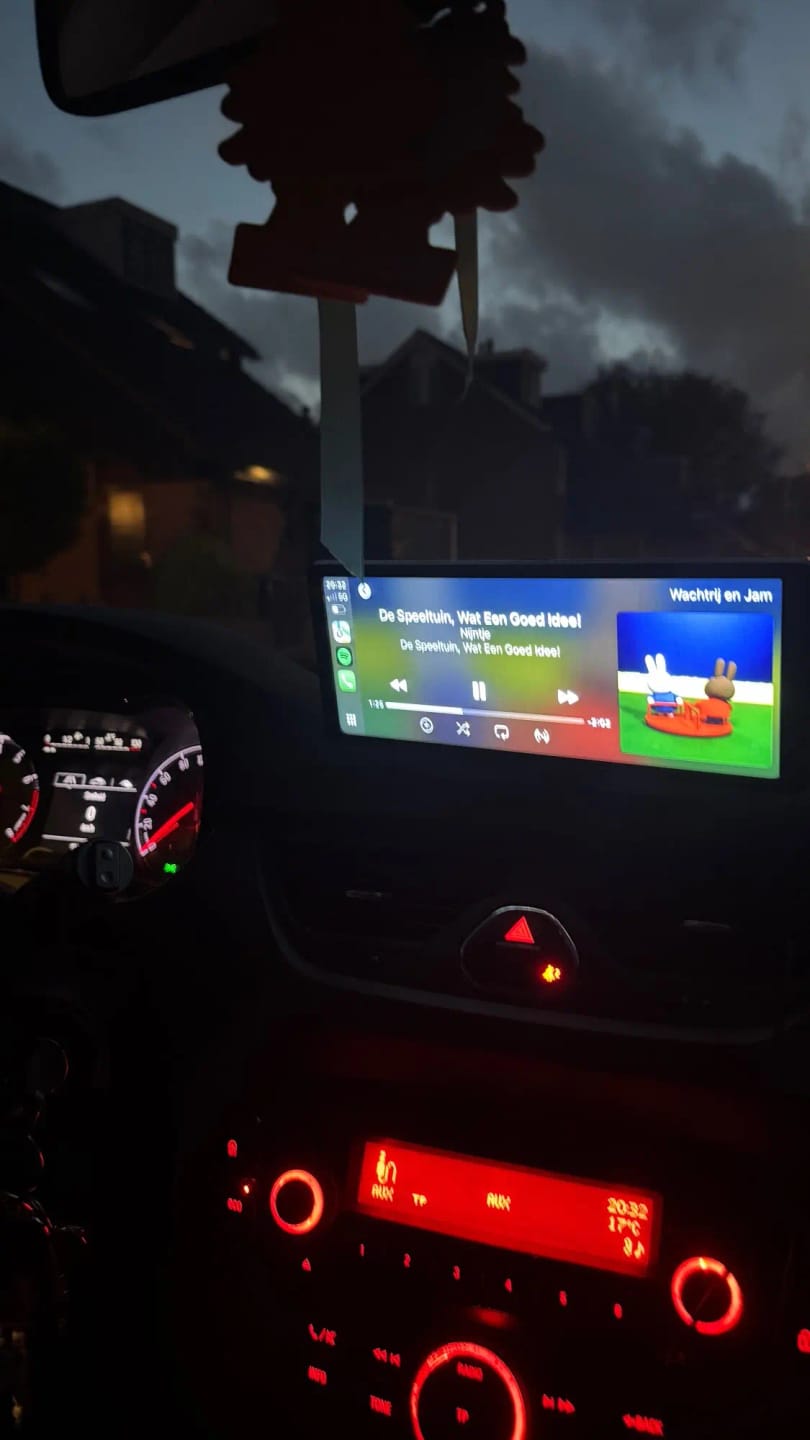 Customer photo review of Kavro - Nowoczesny carplay
