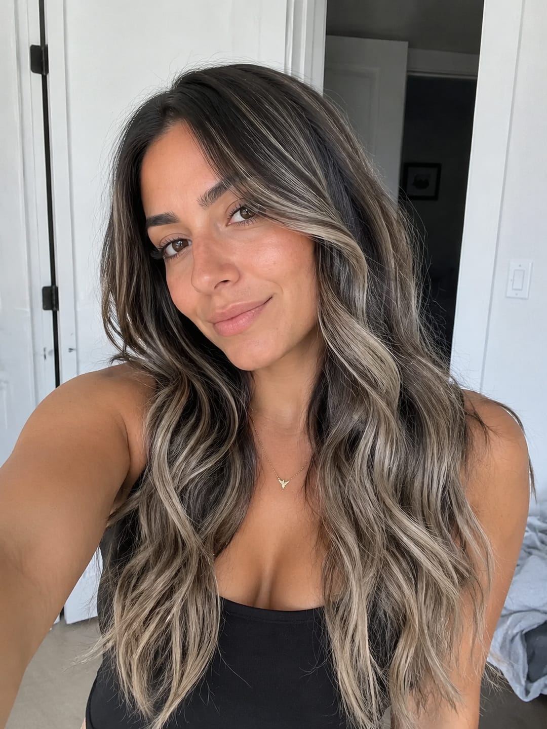 Customer photo review of Virgin Injection Tape in Hair Extensions Silver Highlights #1B/S/1B