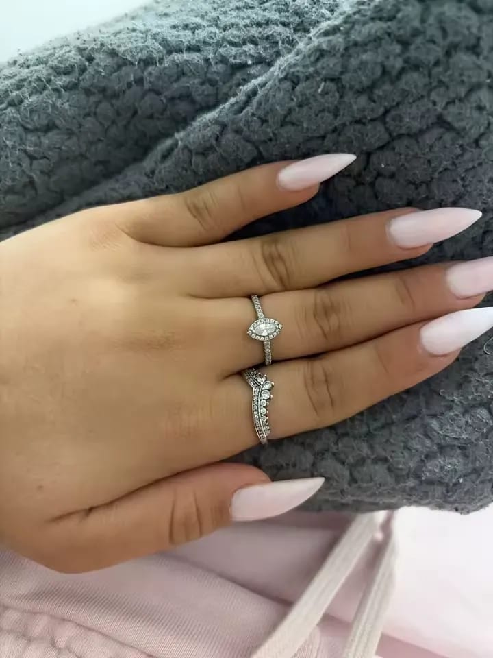 Customer photo review of Anel de Noivado Halo Marquise em Prata 925