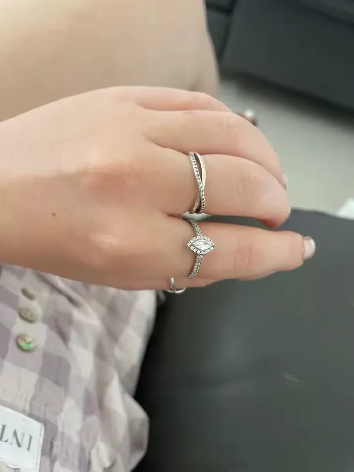Customer photo review of Anel de Noivado Halo Marquise em Prata 925