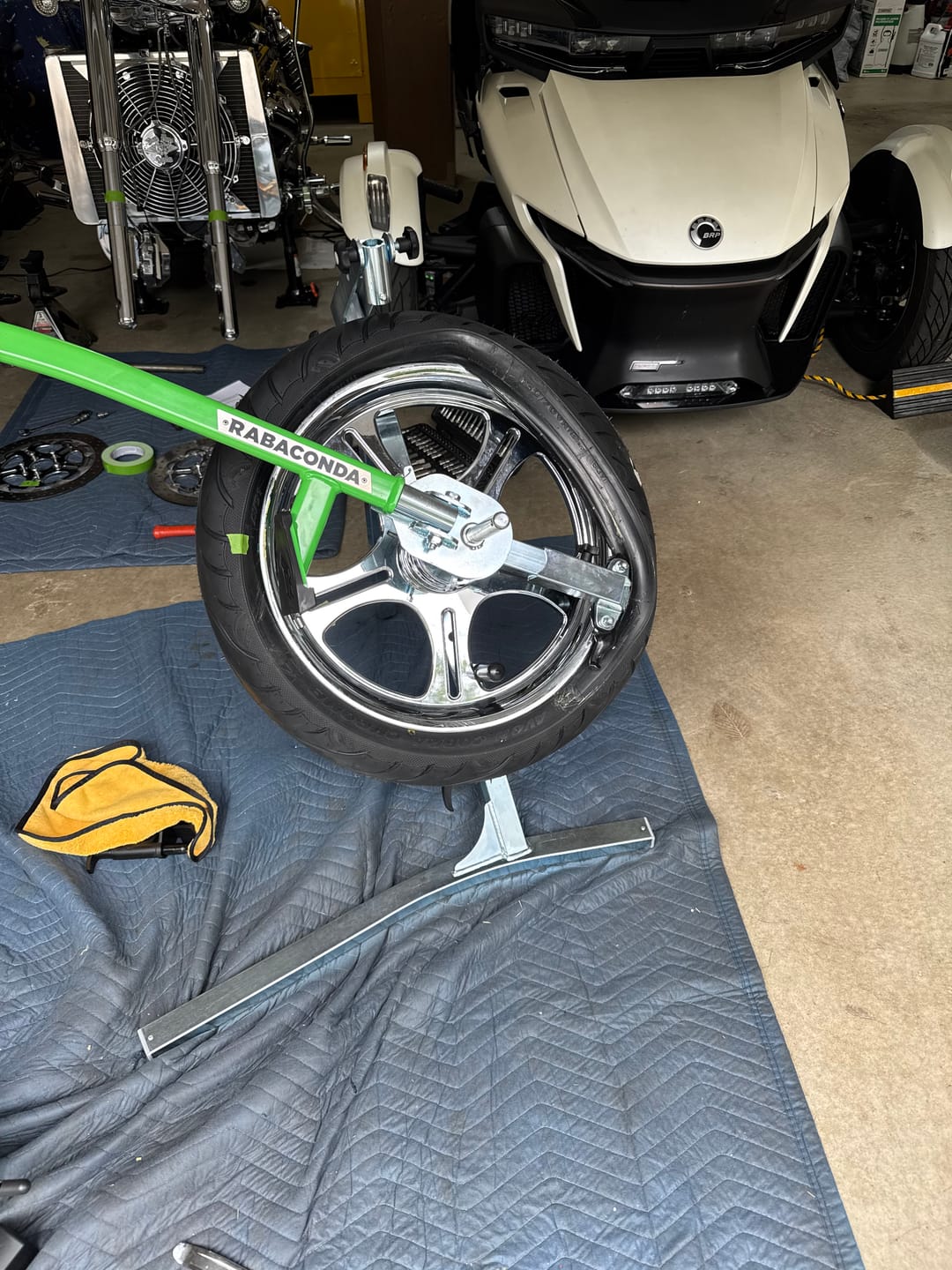Customer photo review of Replacement Duck Head for Cross-Spoked Wheels