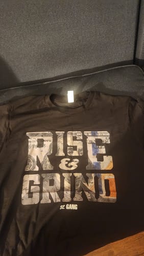 Customer photo review of RISE & GRIND TEE