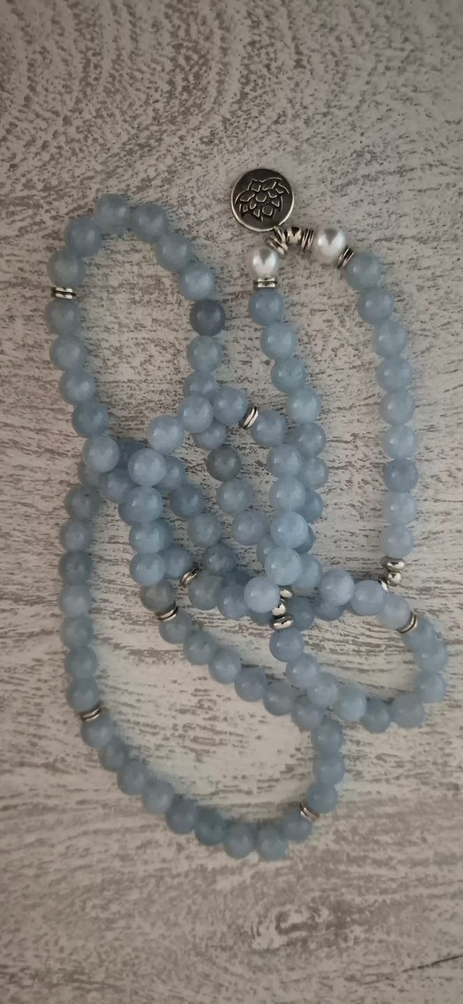 Customer photo review of Buddha Stones 108 Mala Perlen Aquamarin Heilarmband