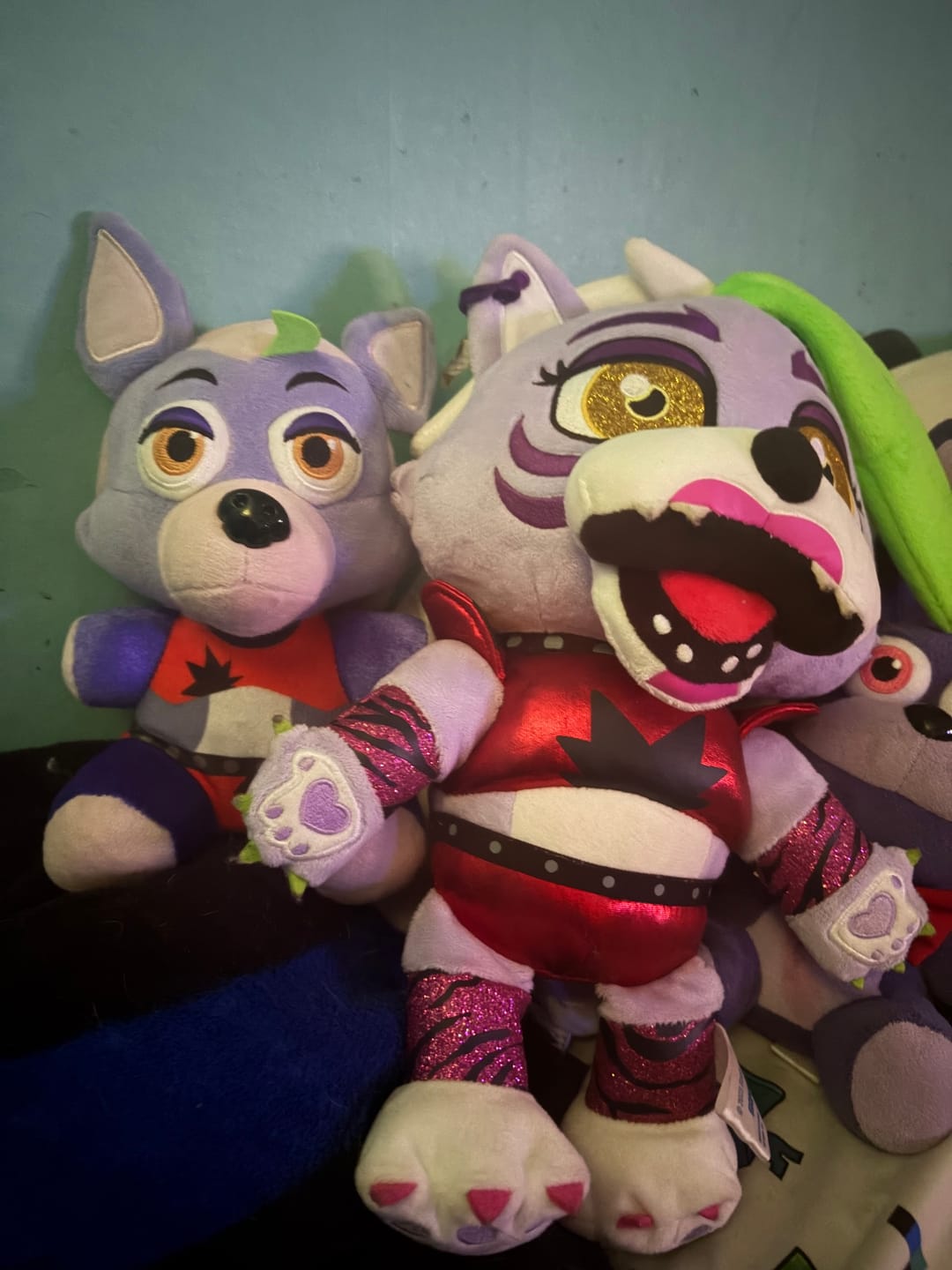 Customer photo review of Five Nights at Freddy's - Roxanne Wolf Collector's Plush