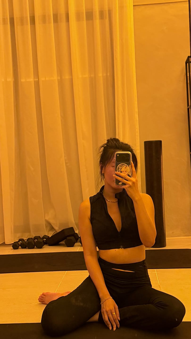Customer photo review of Gabby Zipper Crop Top