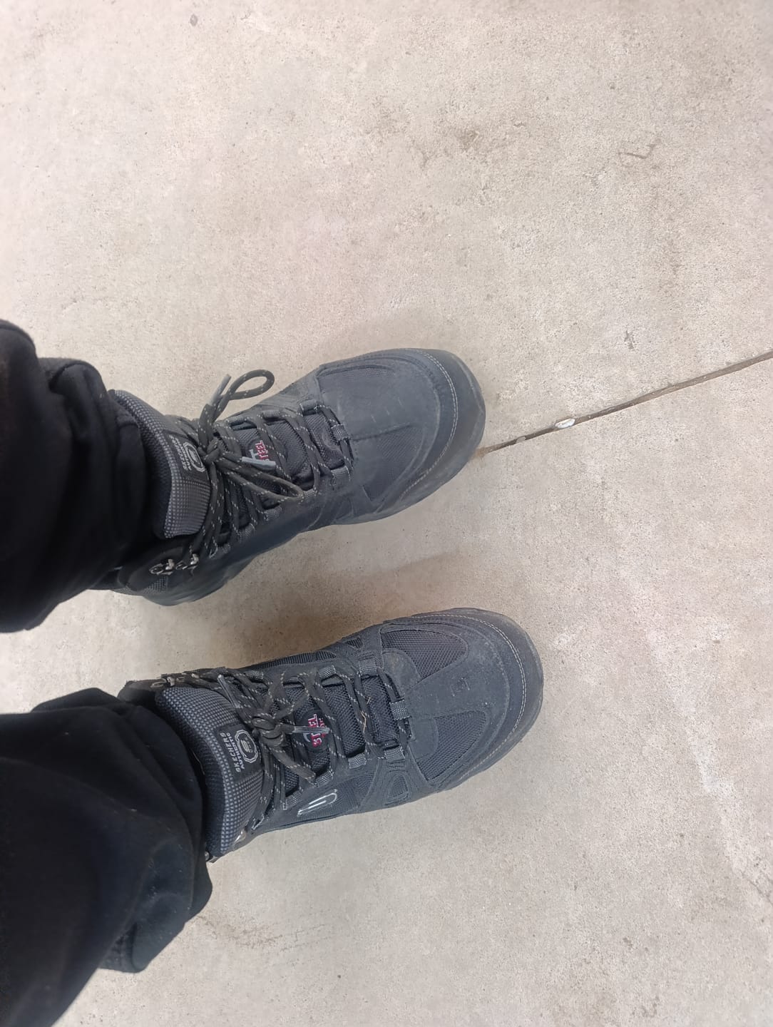Customer photo review of BOTA DE SEGURIDAD LEDOM - HOMBRE