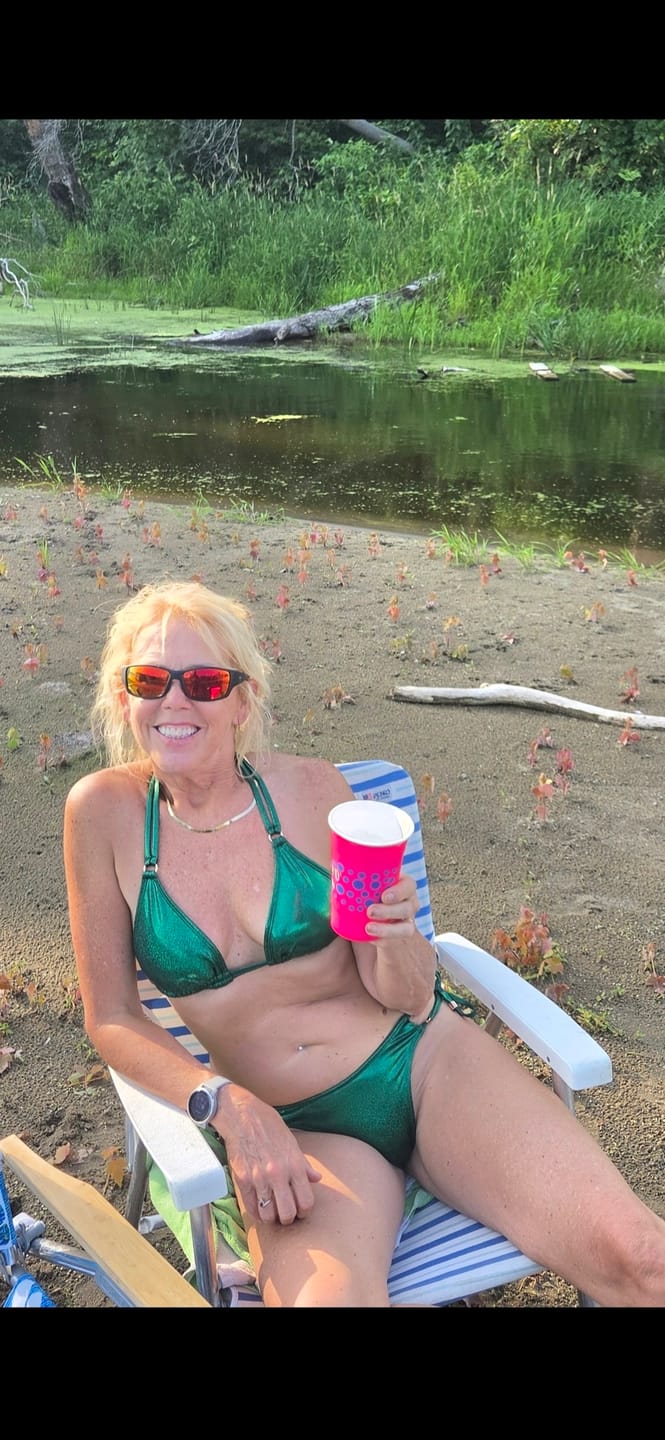 Customer photo review of EDEN TOP - GLITTER GREEN