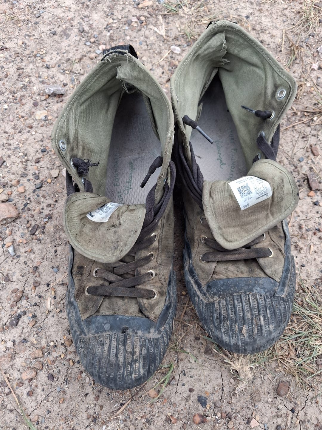 Customer photo review of Grounder High-Top Olive Green/Black
