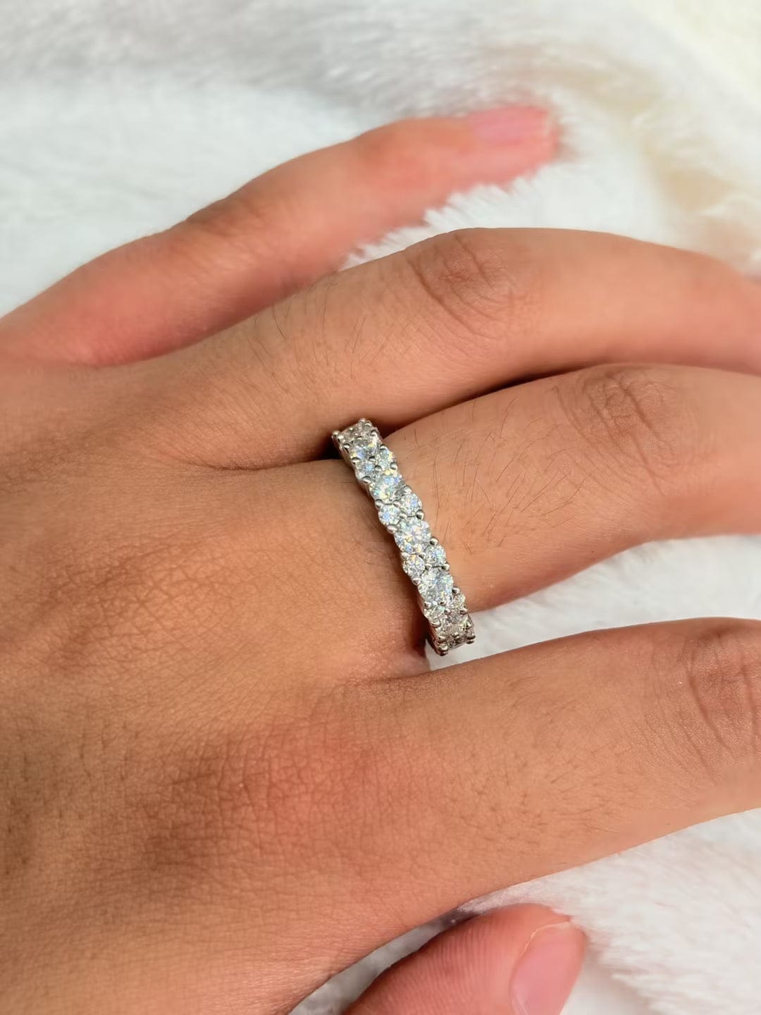 Customer photo review of S925 Moissanite 2.5 Ct Round Cut Full White/Green Stone Wedding Band for Women