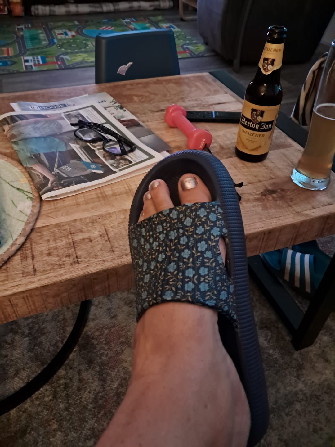 Customer photo review of HappyFlops Botanics