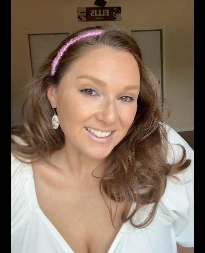 Customer photo review of Comfort Curve Silk Headband