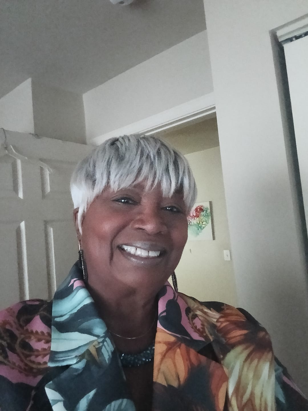 Customer photo review of Outre Wigpop Full Wig - NOLA