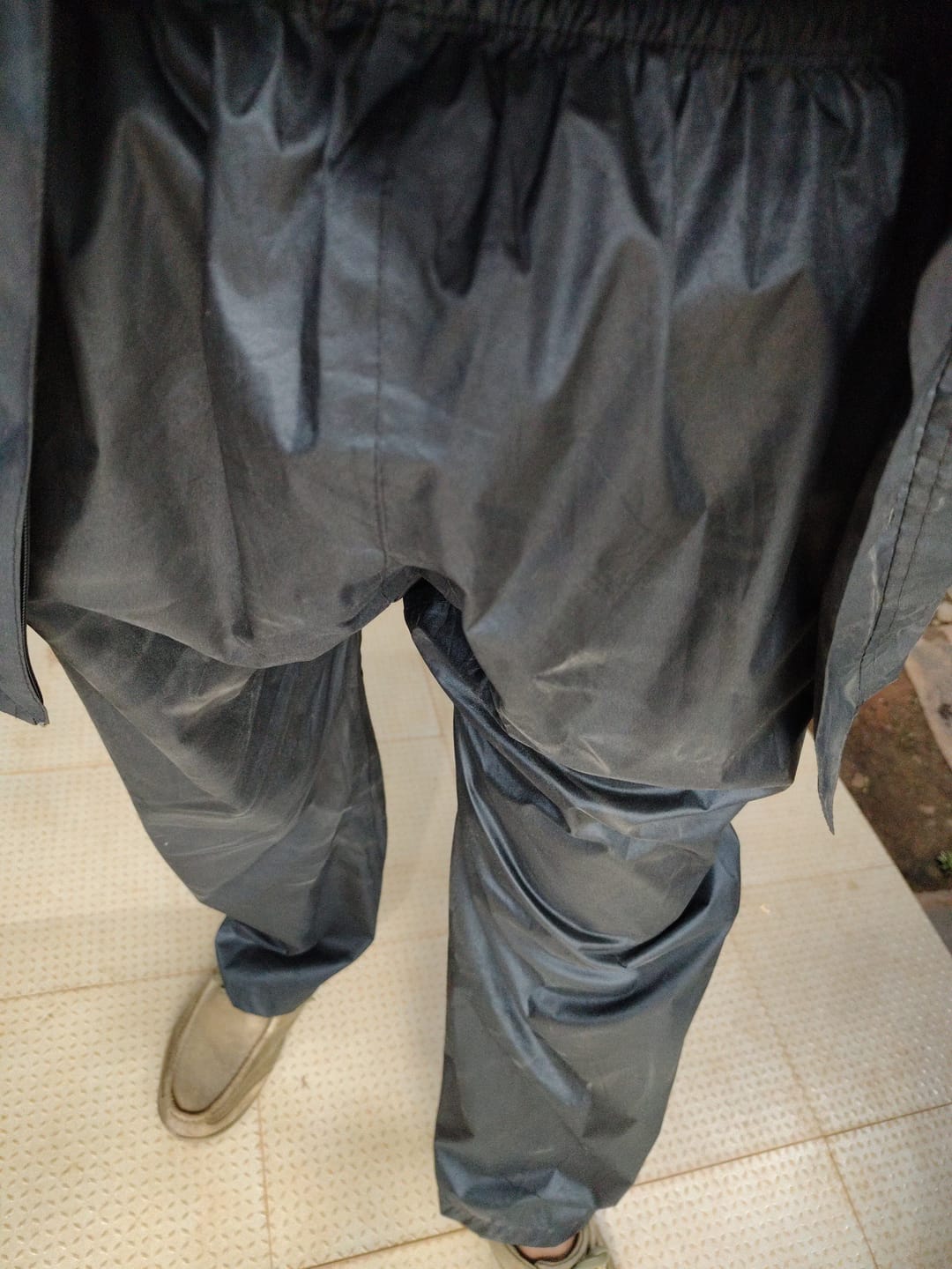 Customer photo review of Black Reflector - Rain Jacket with Pant and Mobile Pouch