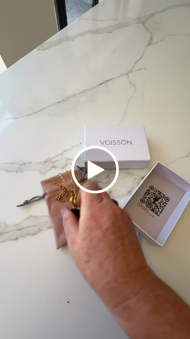Customer video review of Marique French Vintage Agate Necklace