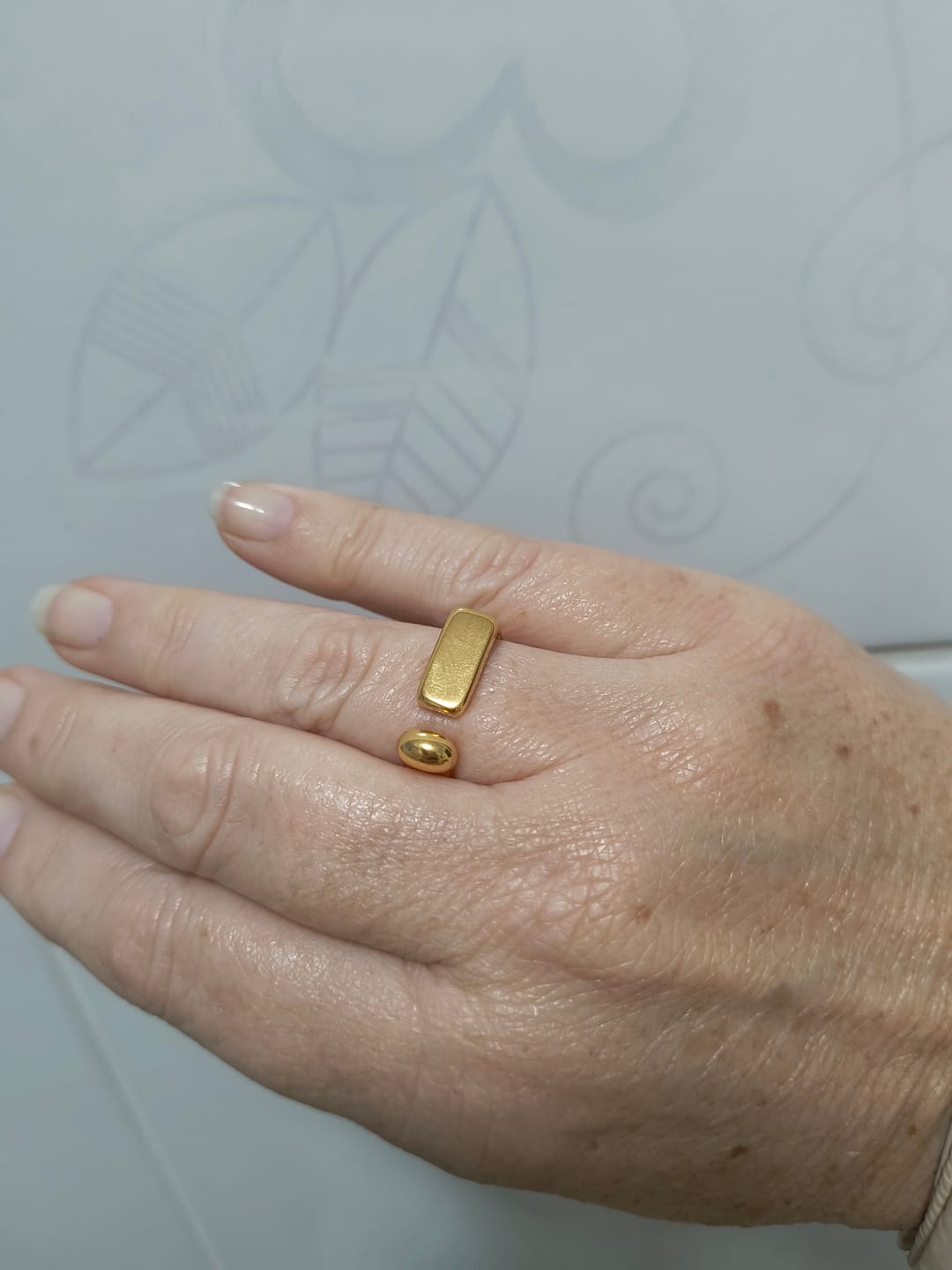 Customer photo review of Anel Vienna Regulável Banhado em Ouro 18k